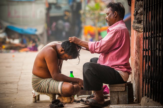 Как проходит утро индийского бездомного