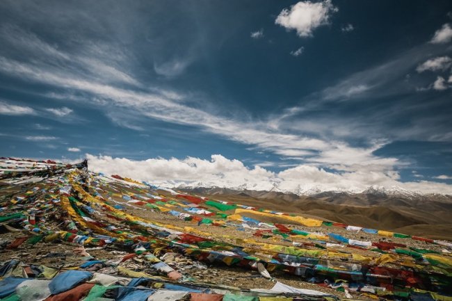 Красота лунных пейзажей, дорог и перевалов Тибета