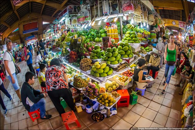 Прогулка по продуктовому рыноку Сайгона