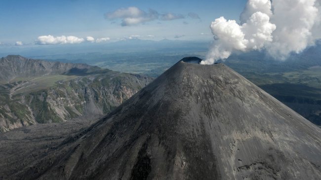 Вулканы России, извергавшиеся за последние 10 лет