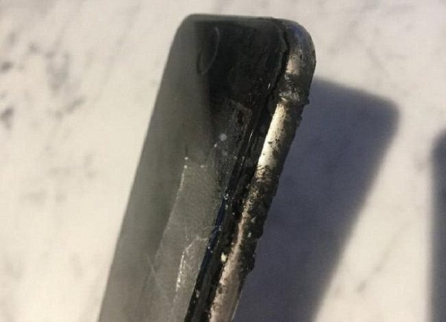 Загоревшийся iPhone поджарил задницу велосипедиста
