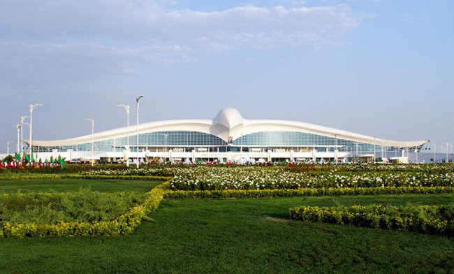 В Туркменистане открылся аэропорт в виде летящего сокола