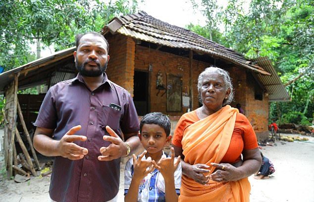 Индийская семья со срощенными пальцами