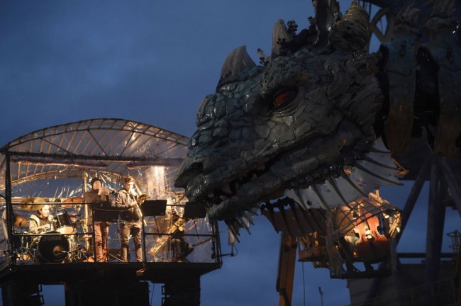 Театр La Machine, или дракон во Франции