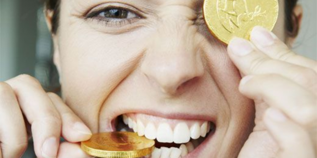 Зачем пробовали золотую монету на зуб