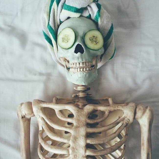 Скелет как образ среднестатистической девушки в Инстаграме