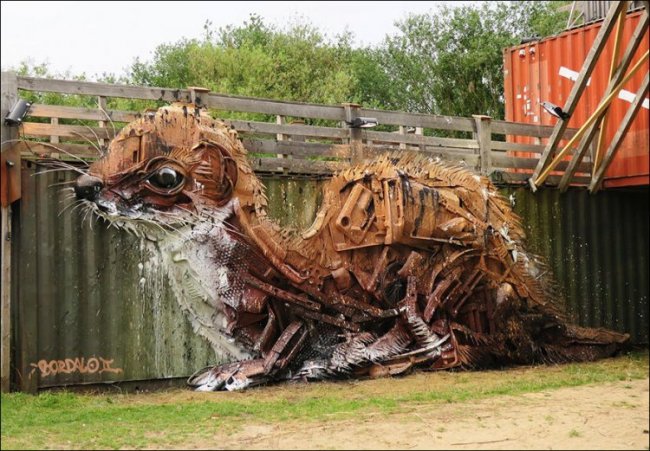 Скульптуры из мусора
