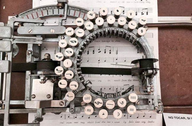 Необычное изобретение: машинка для нот