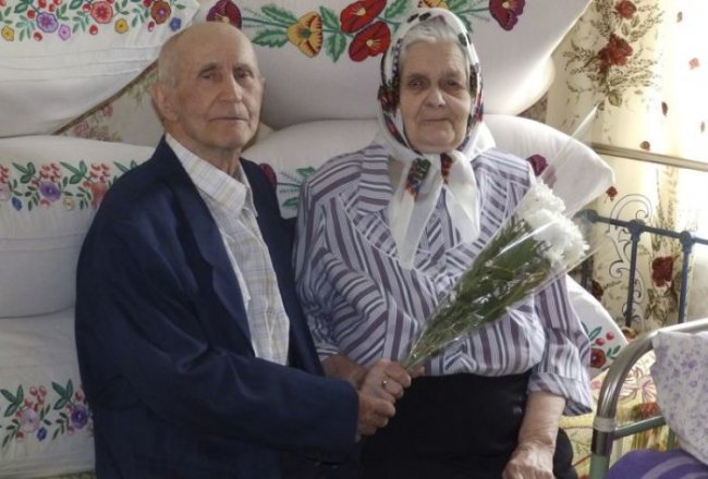 Супружеские пары долгожителей из разных стран