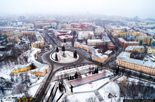 Столица Карелии и город среди озёр