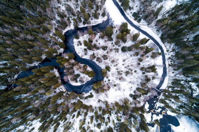 Столица Карелии и город среди озёр